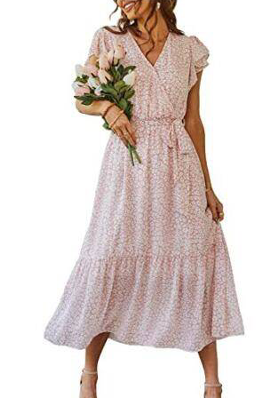 Effortlessly Elegant Dress with a Timeless Design