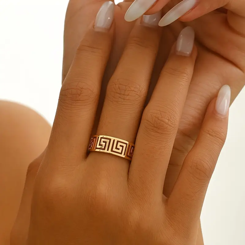 Vintage Golden Hollow Spiral Ring