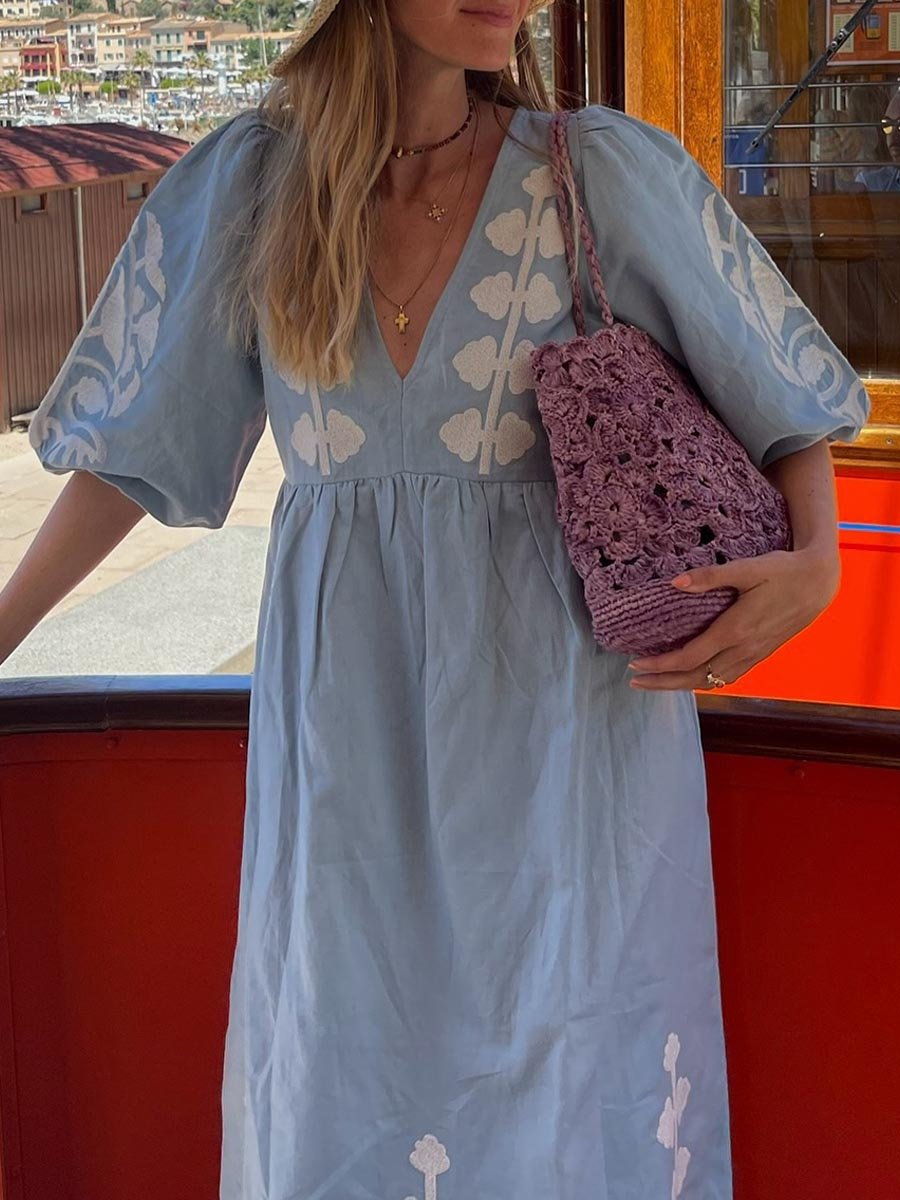 Classic Vintage Dress with a Flattering Fit