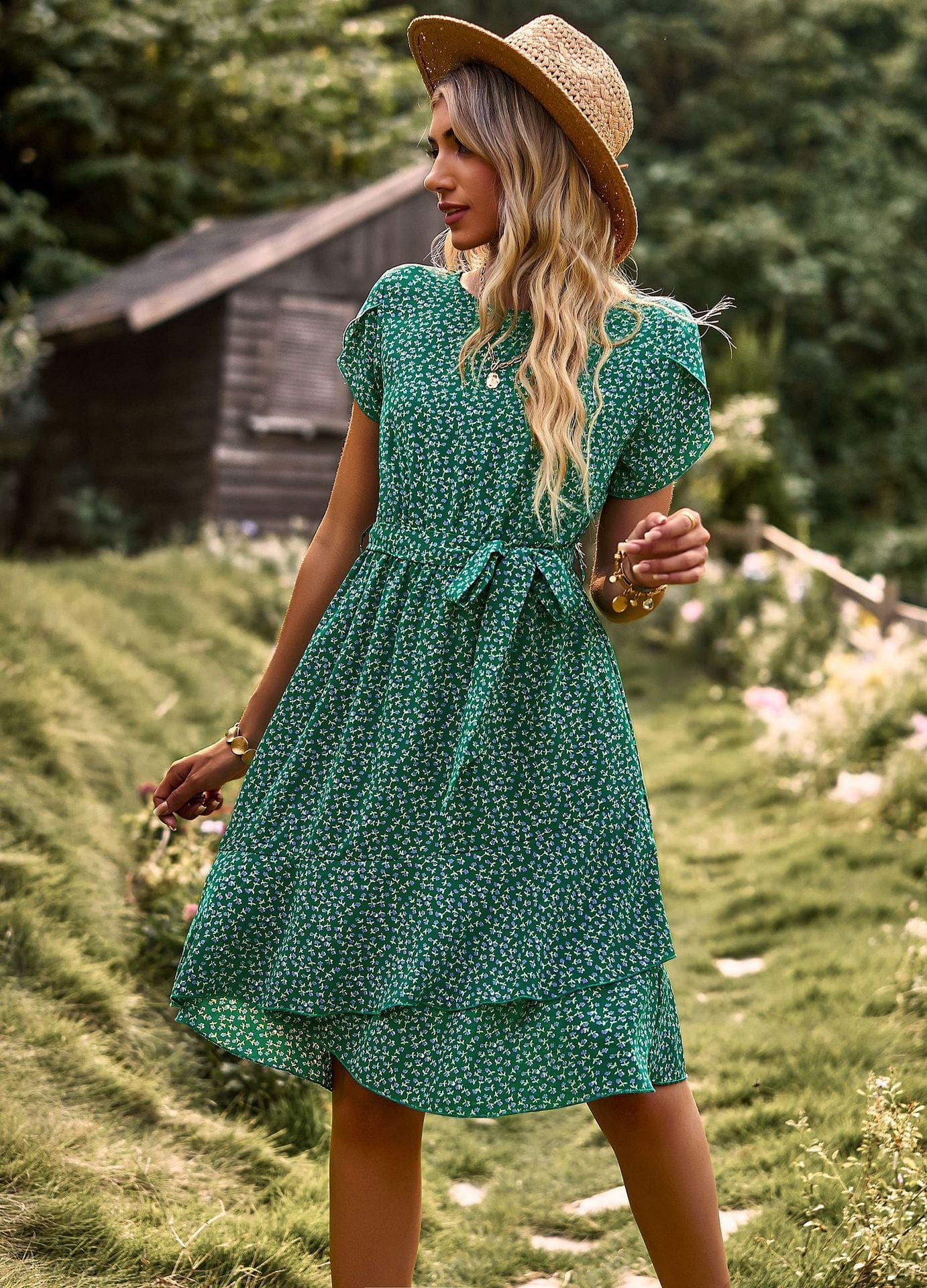 Beautifully Finished Dress in a Timeless Design