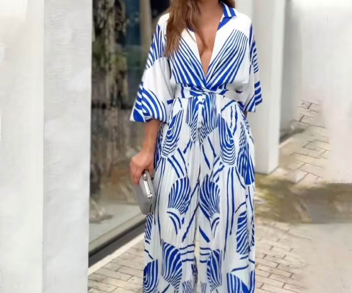 Well Tailored Garment with a Graceful Silhouette