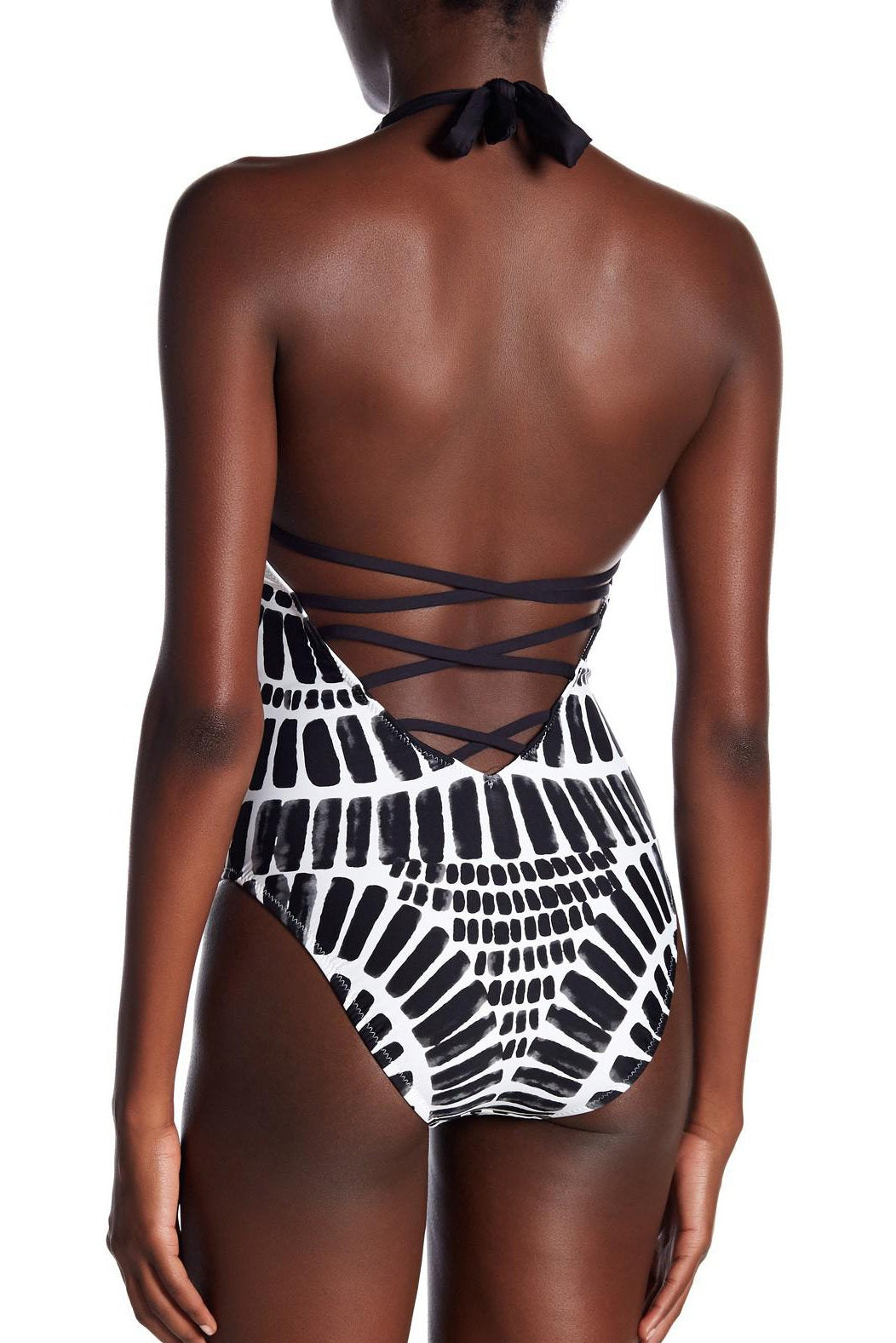 Effortlessly Elegant Garment with a Timeless Design