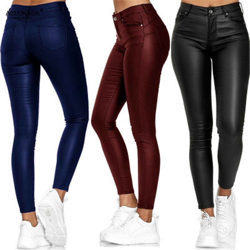 Beautifully Finished Pants in a Timeless Design