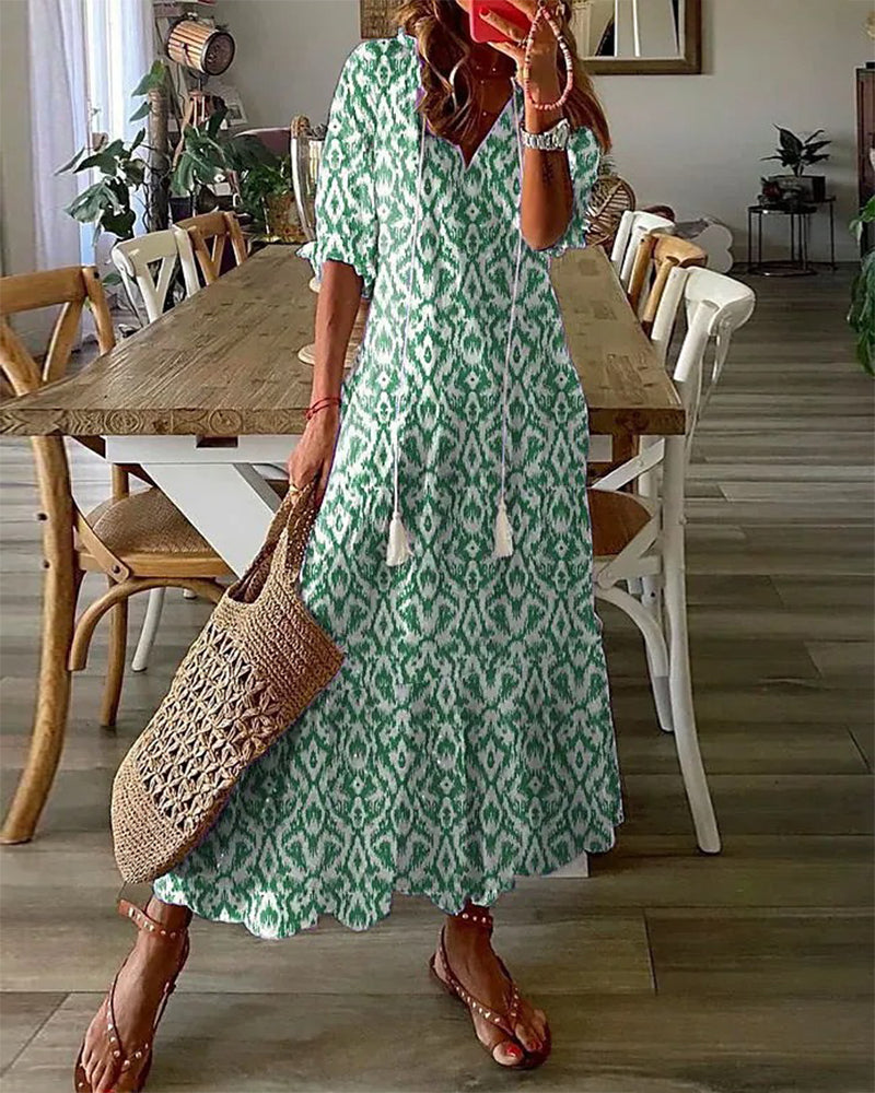 Beautifully Finished Dress in a Timeless Design