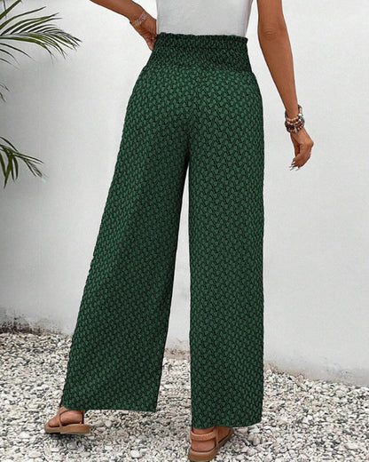 Elegantly Styled Trousers for Everyday Wear