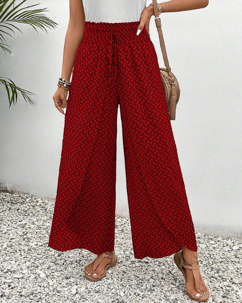 Elegantly Styled Trousers for Everyday Wear