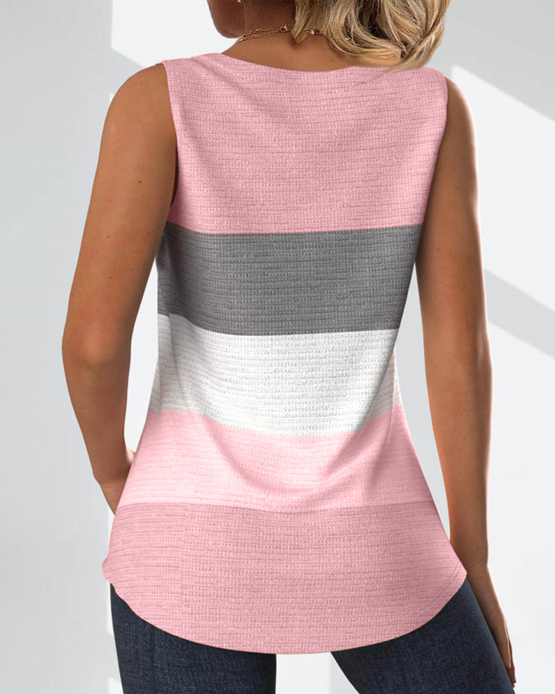 Well Tailored Top with a Graceful Silhouette