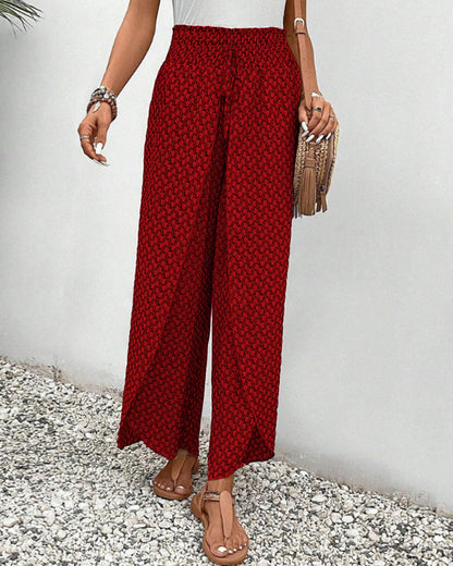 Elegantly Styled Trousers for Everyday Wear