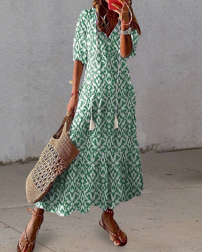 Beautifully Finished Dress in a Timeless Design