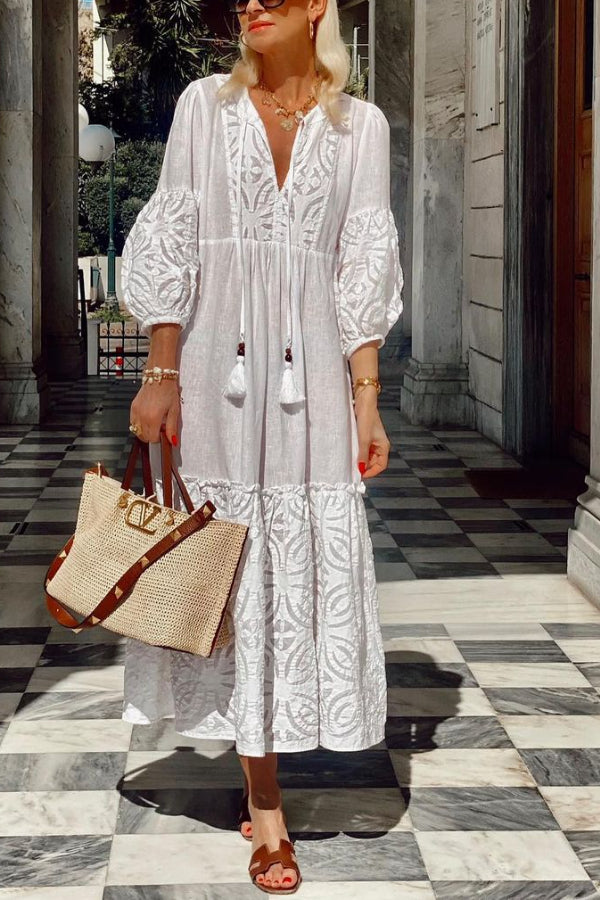 Beautifully Finished Dress in a Timeless Design