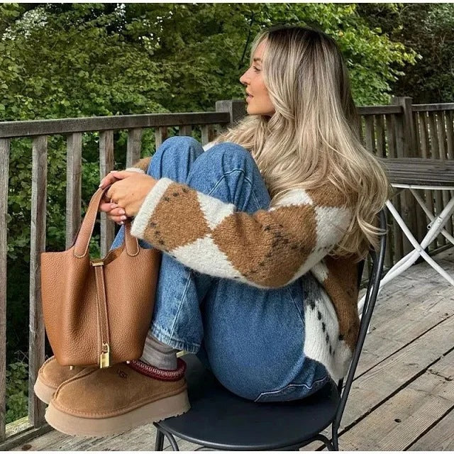 Elegantly Styled Cardigan for Everyday Wear