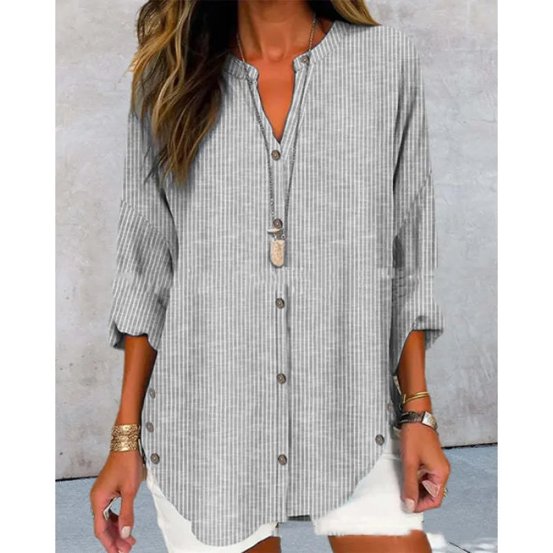 Well Tailored Blouse with a Graceful Silhouette