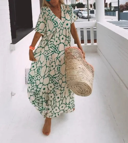 Effortlessly Elegant Dress with a Timeless Design
