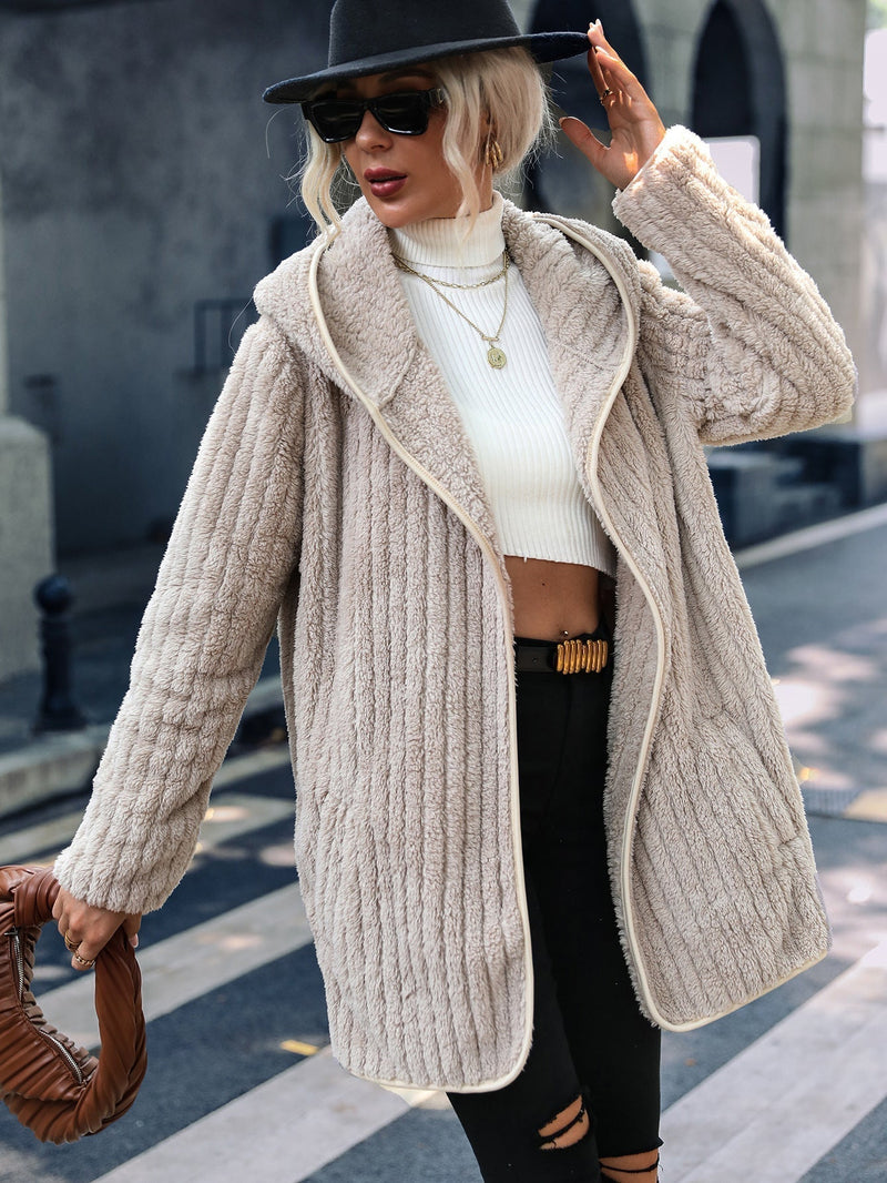 Elegantly Styled Coat for Everyday Wear