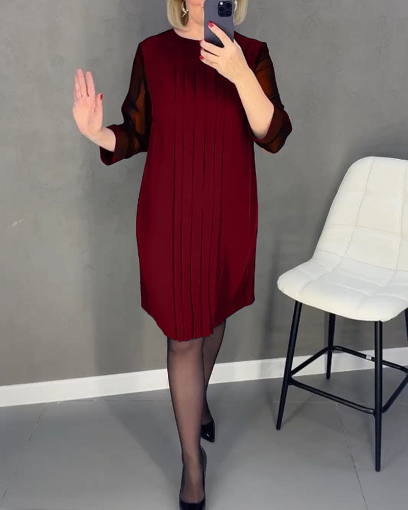 Beautifully Finished Dress in a Timeless Design