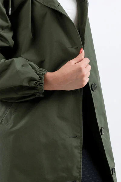 Effortlessly Elegant Coat with a Timeless Design