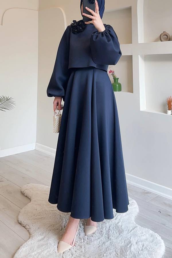 Effortlessly Elegant Top with a Timeless Design