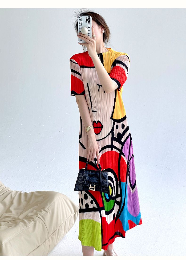 Gracefully Styled Dress for Any Occasion