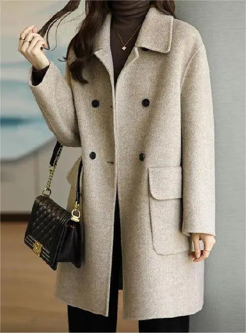 Elegantly Styled Coat for Everyday Wear
