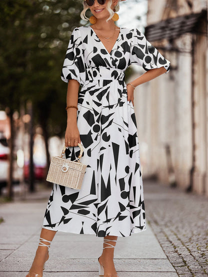 Classic Vintage Dress with a Flattering Fit