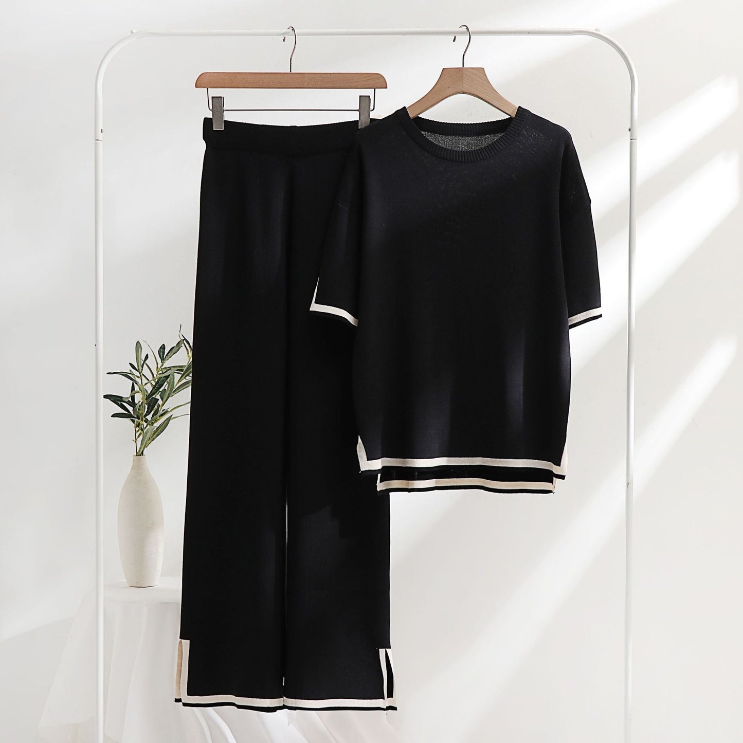Classic Vintage Trousers with a Flattering Fit