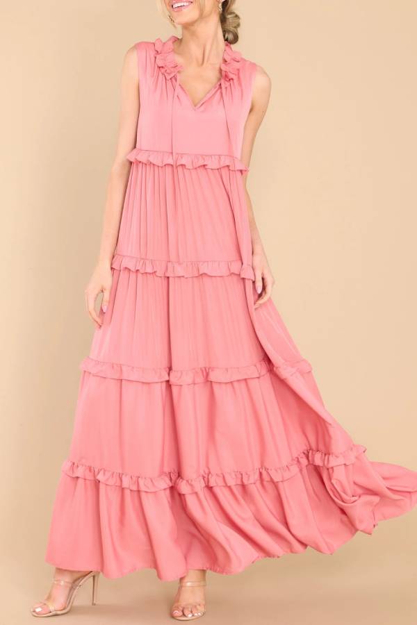 Well Tailored Dress with a Graceful Silhouette