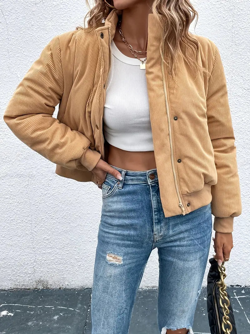 Well Tailored Jacket with a Graceful Silhouette