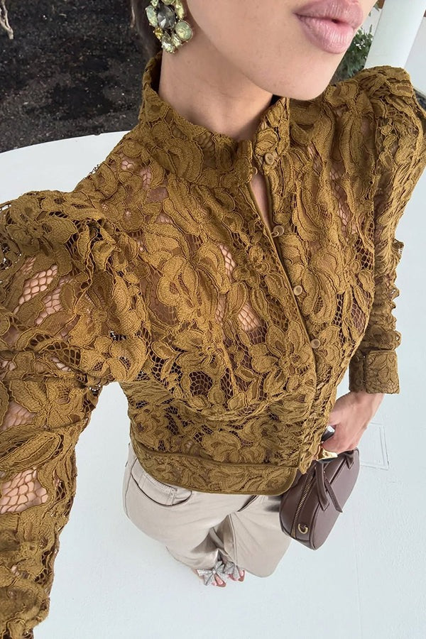 Effortlessly Elegant Jacket with a Timeless Design