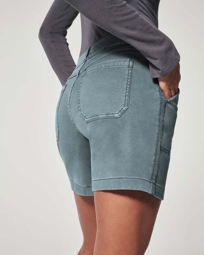 Well Tailored Garment with a Graceful Silhouette