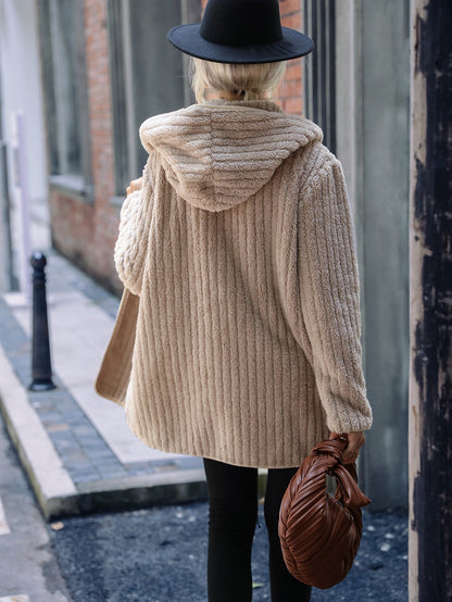Elegantly Styled Coat for Everyday Wear