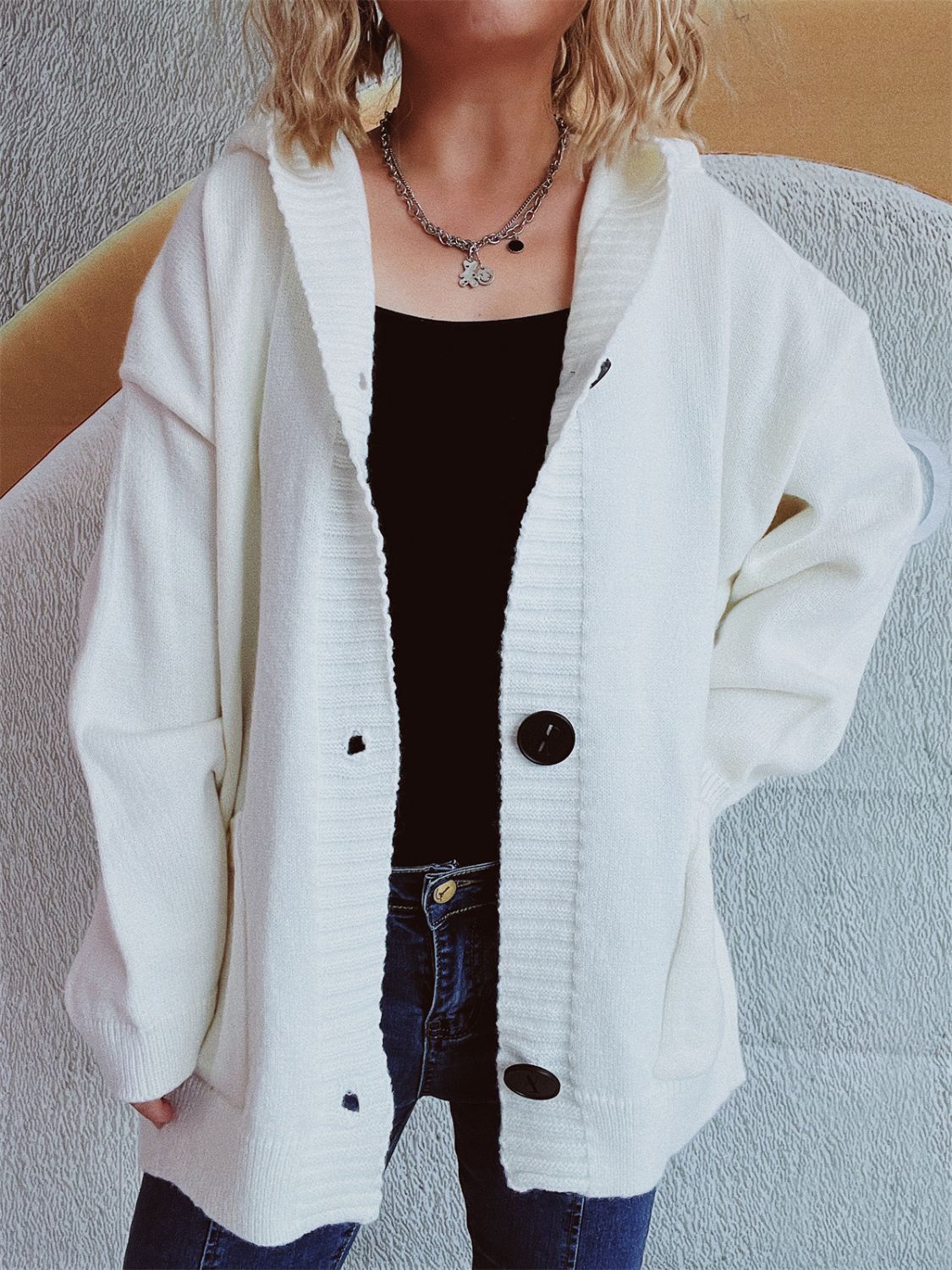 Gracefully Styled Cardigan for Any Occasion