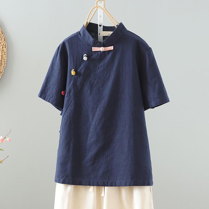 Sulokkaasti suunniteltu Paita