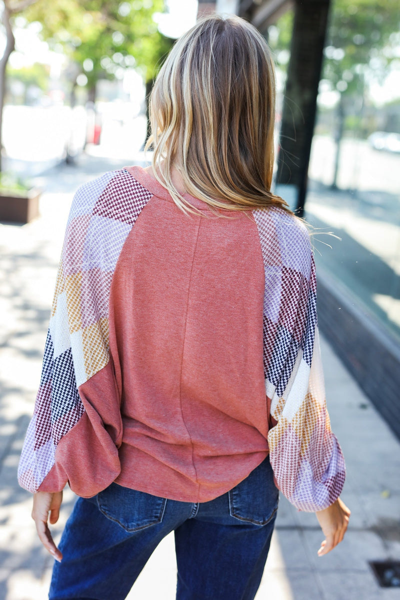 Well Tailored Top with a Graceful Silhouette