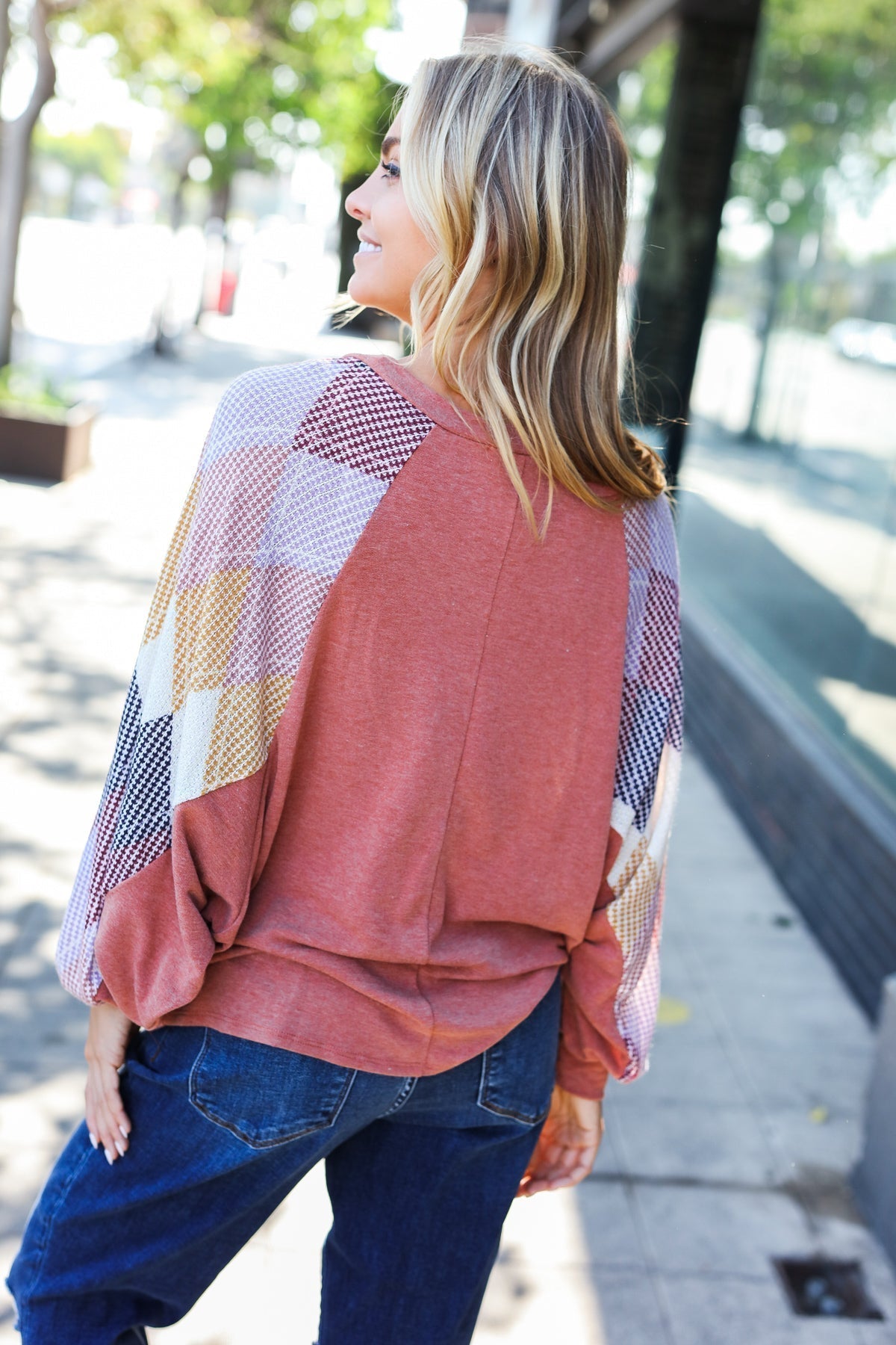 Well Tailored Top with a Graceful Silhouette