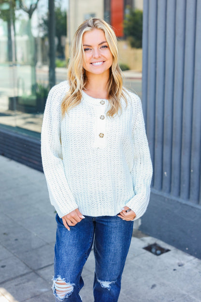 Effortlessly Elegant Sweater with a Timeless Design