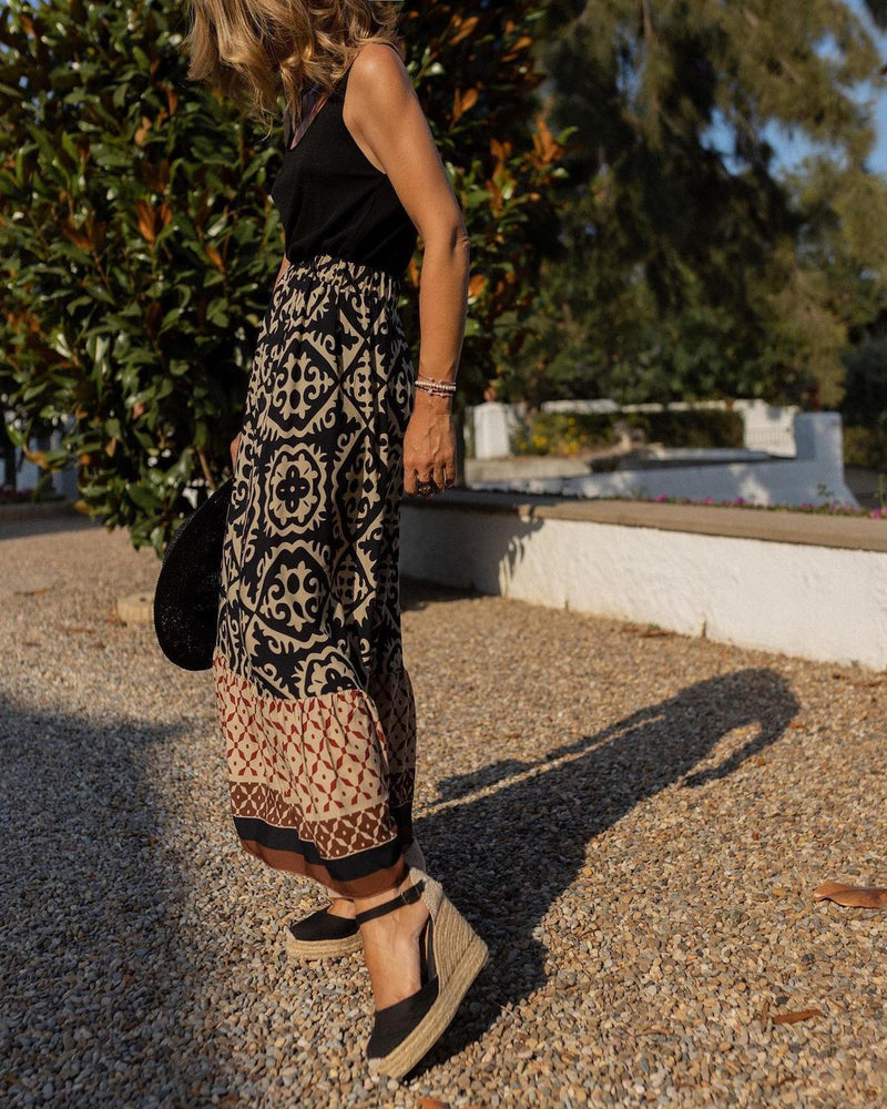 Gracefully Styled Garment for Any Occasion