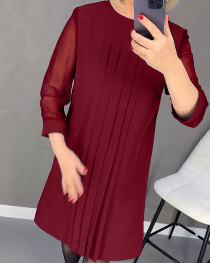 Beautifully Finished Dress in a Timeless Design