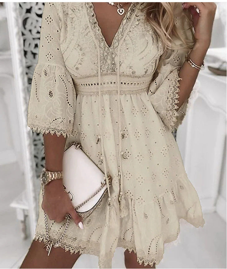 Effortlessly Elegant Dress with a Timeless Design
