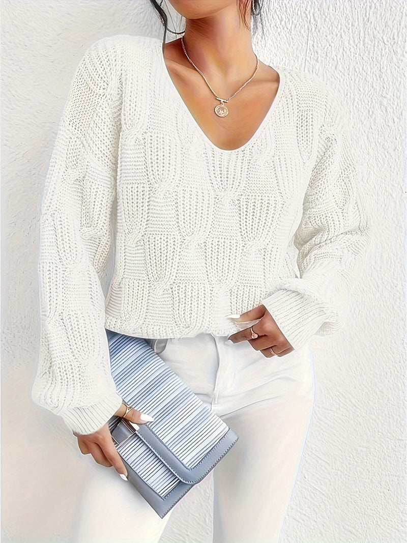 Well Tailored Sweater with a Graceful Silhouette