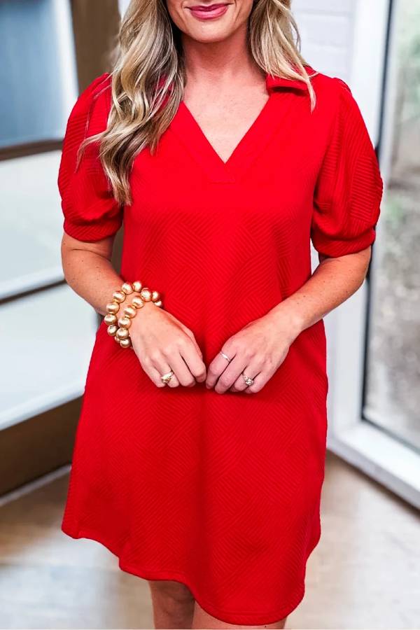 Well Tailored Dress with a Graceful Silhouette