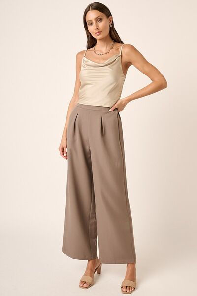 Classic Vintage Trousers with a Flattering Fit