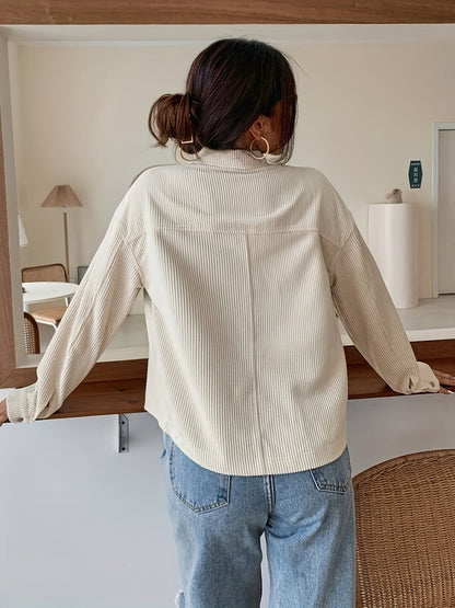 Well Tailored Jacket with a Graceful Silhouette
