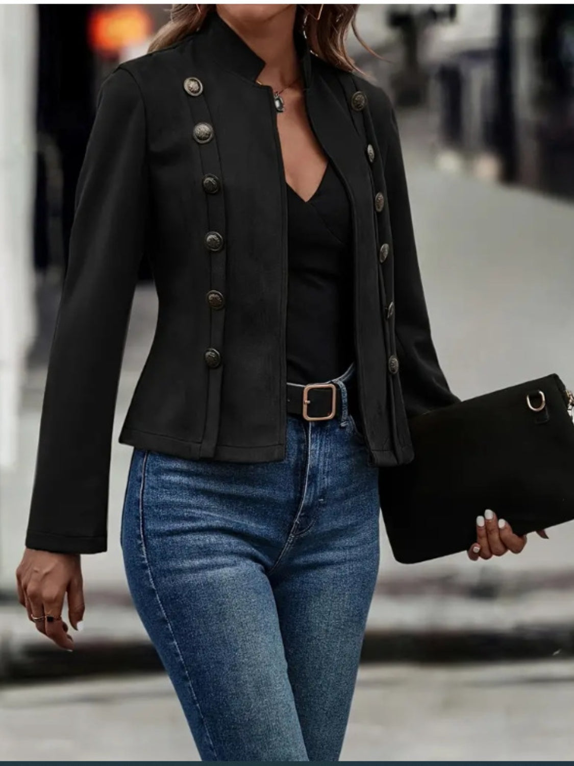Well Tailored Coat with a Graceful Silhouette
