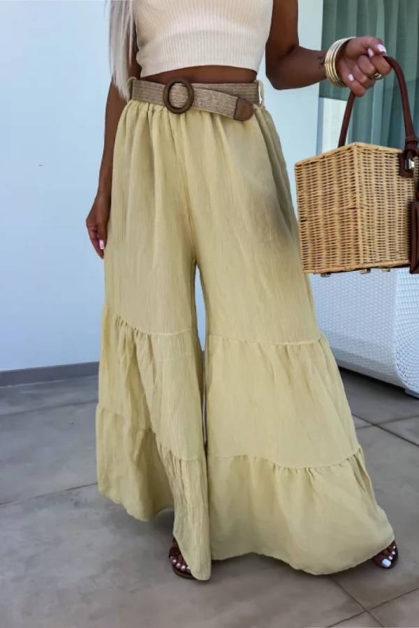 Sophisticated Trousers with a Clean Classic Look