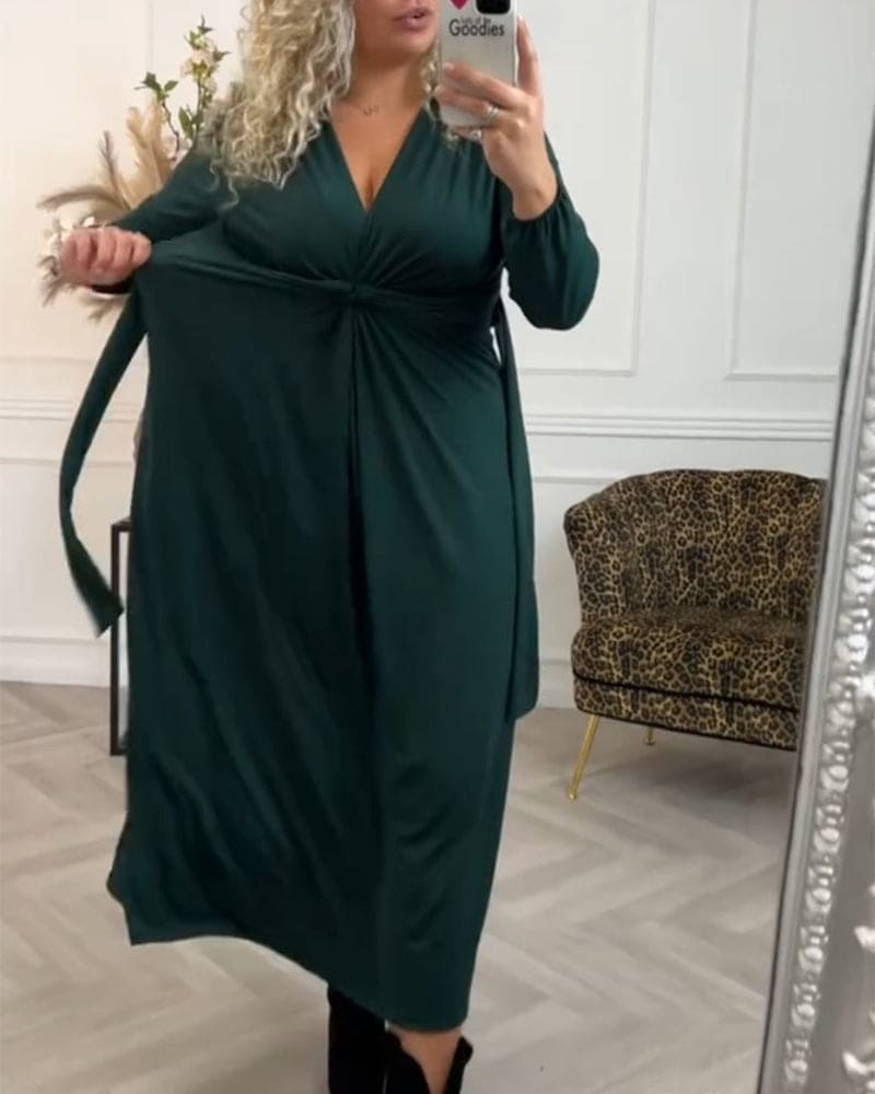 Sophisticated Dress with a Clean Classic Look