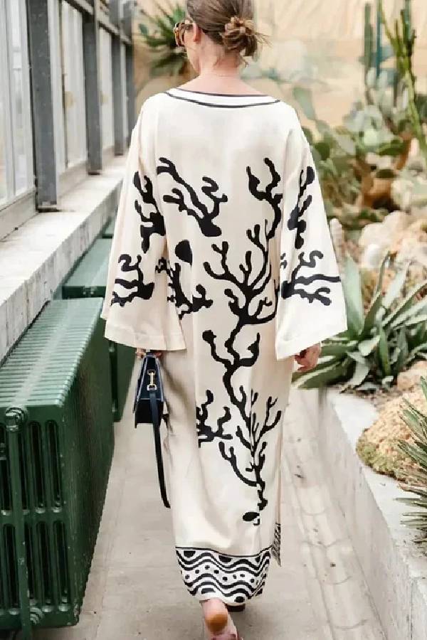 Classic Vintage Dress with a Flattering Fit