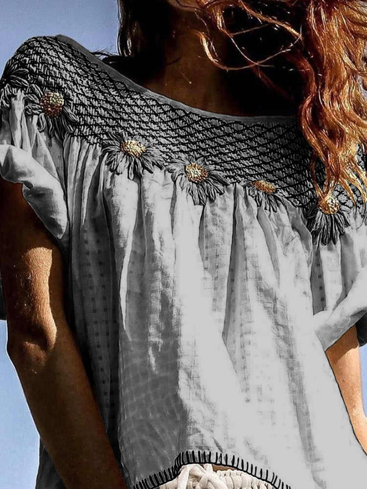 Klassisesti suunniteltu Paita