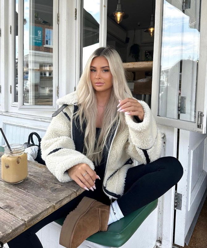 Gracefully Styled Coat for Any Occasion