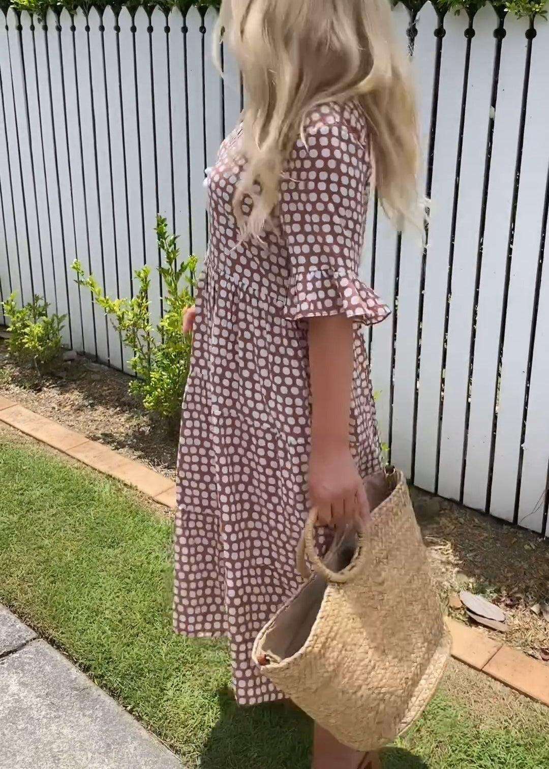 Well Tailored Dress with a Graceful Silhouette