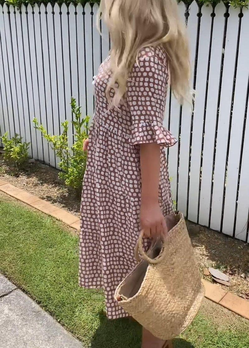 Well Tailored Dress with a Graceful Silhouette